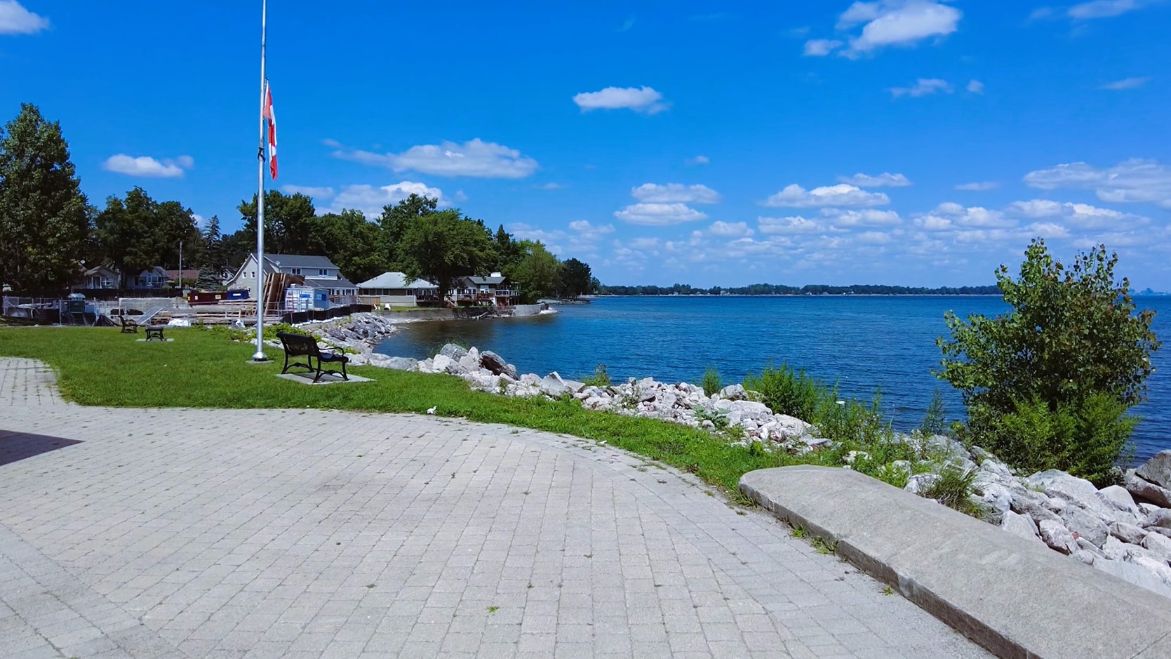 On The Shore Of Lake Erie: Crystal Beach - Travel-canada.ca